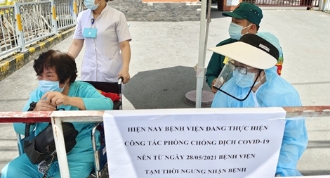 Bệnh viện quận Tân Phú phải phong toả lại sau khi nhân viên y tế nhiễm COVID-19 